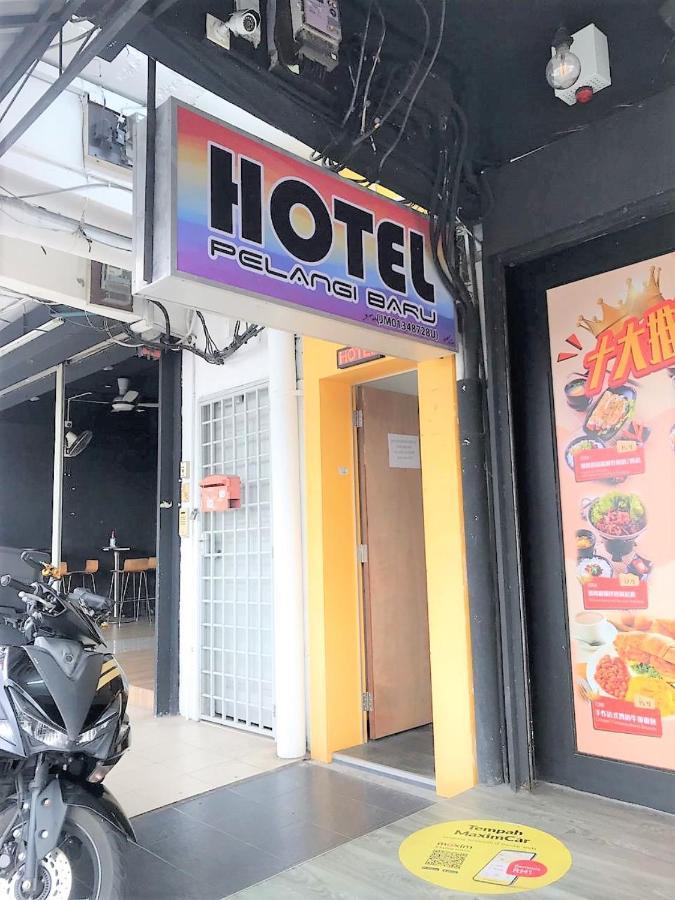 ג'והור בהרו Oyo 90465 Pelangi Baru Hotel מראה חיצוני תמונה